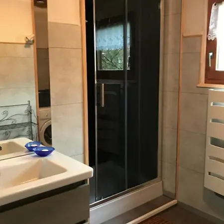 Spacious Chalet With Garden *