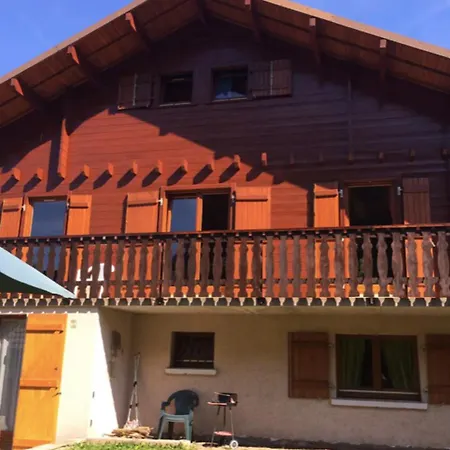 Spacious Chalet With Garden